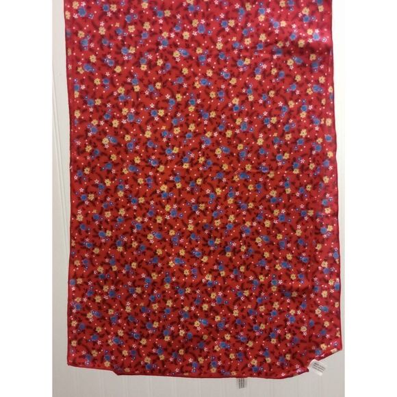 Vintage red floral napkins set of four - Picture 2 of 4